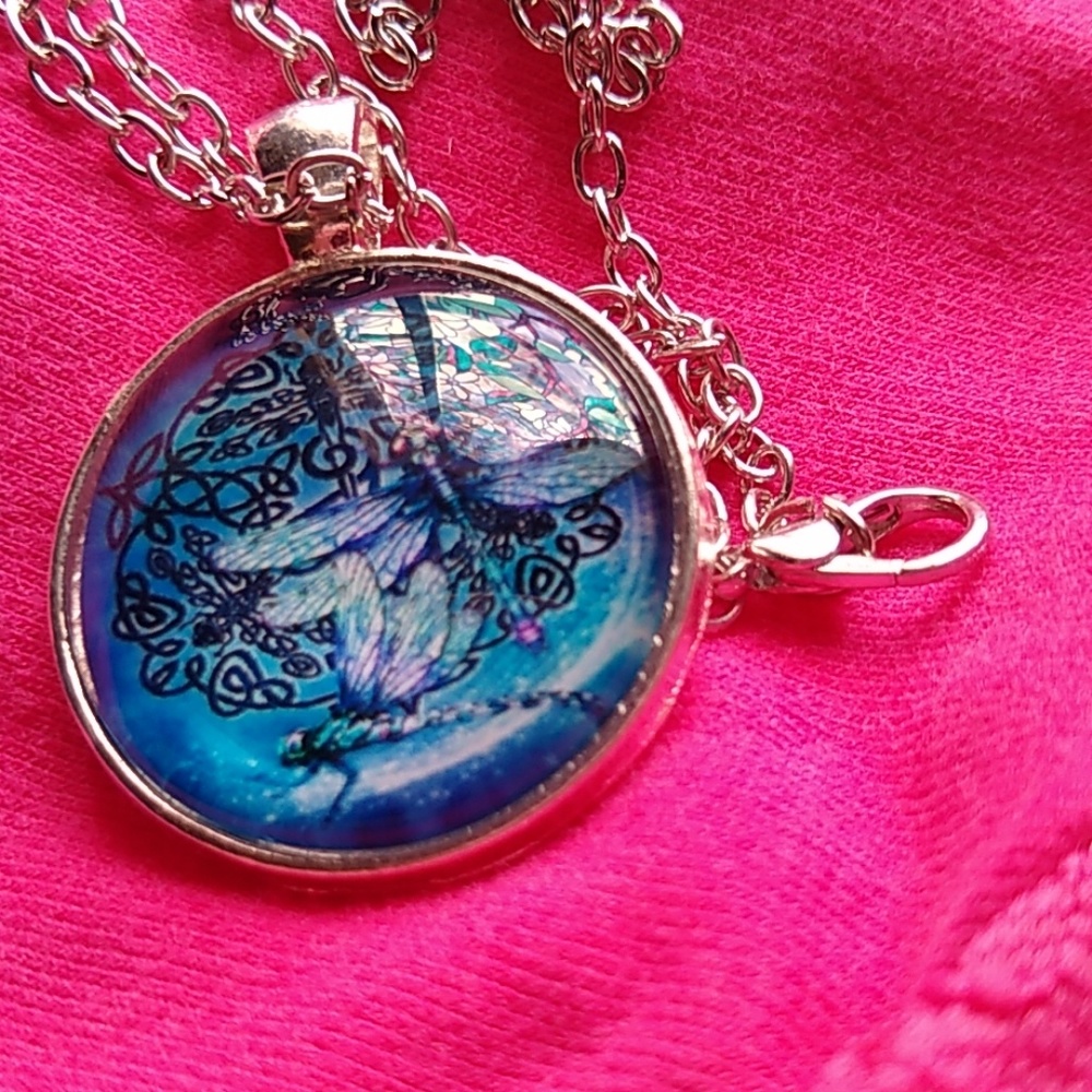 Dragonfly Pendant 20" silver tone necklace